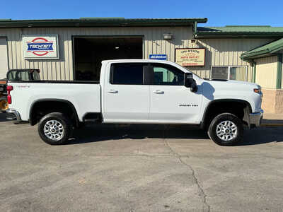 2020 Chevrolet 2500 Crew Cab, $31990. Photo 4