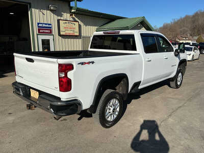 2020 Chevrolet 2500 Crew Cab, $31990. Photo 5