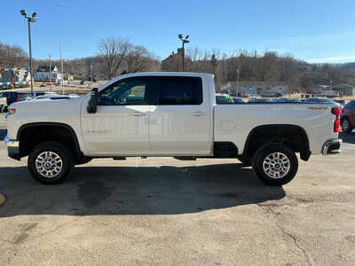 2020 Chevrolet 2500 Crew Cab, $31990. Photo 9