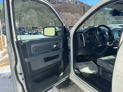 2017 RAM 1500 Crew Cab, $23990. Photo 10