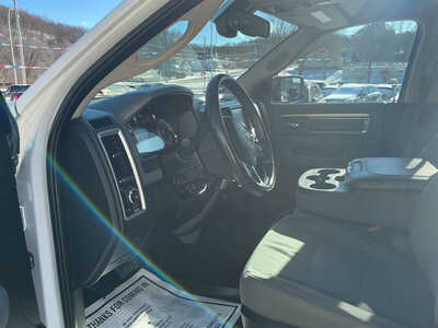 2017 RAM 1500 Crew Cab, $23990. Photo 11