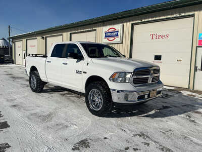 2017 RAM 1500 Crew Cab, $23990. Photo 2