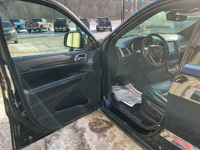2017 Jeep Grand Cherokee, $12990. Photo 11