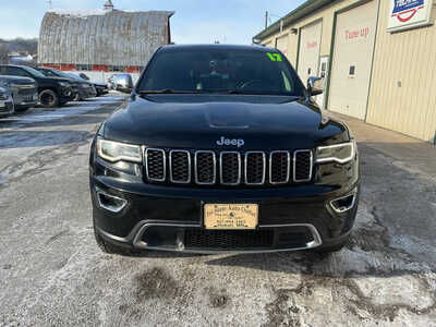 2017 Jeep Grand Cherokee, $12990. Photo 3