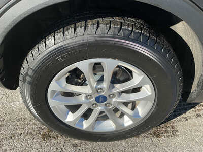 2020 Ford Escape, $13990. Photo 12