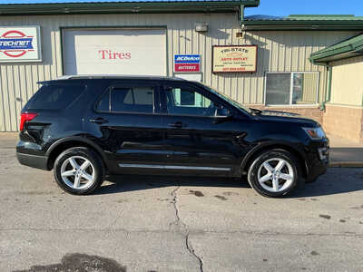 2017 Ford Explorer, $14990. Photo 3