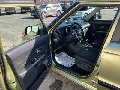 2013 Kia Soul, $7990. Photo 10