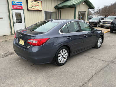 2017 Subaru Legacy, $11990. Photo 5