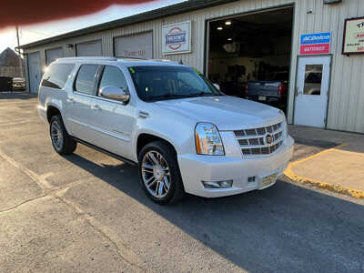 2012 Cadillac Escalade ESV, $8990. Photo 3