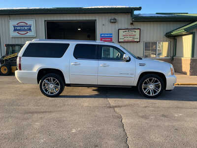 2012 Cadillac Escalade ESV, $8990. Photo 4
