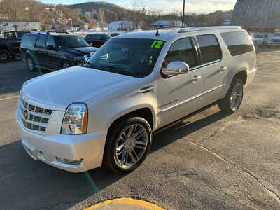 2012 Cadillac Escalade ESV, $8990. Photo 9