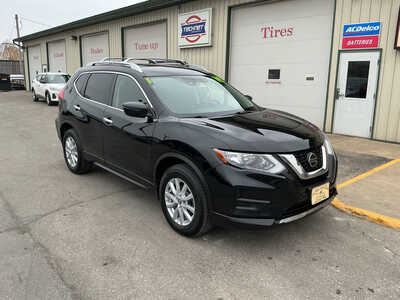 2019 Nissan Rogue, $13990. Photo 3