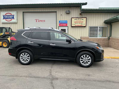 2019 Nissan Rogue, $13990. Photo 4