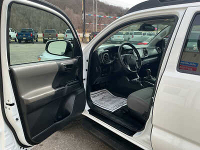 2022 Toyota Tacoma, $28990. Photo 12