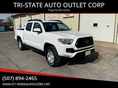 2022 Toyota Tacoma, $28990. Photo 2