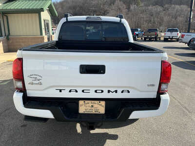 2022 Toyota Tacoma, $28990. Photo 4