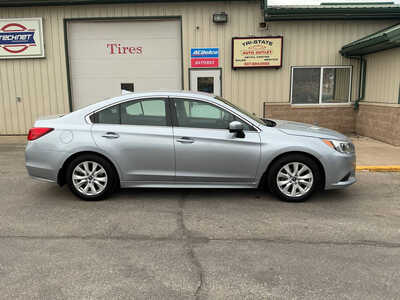 2017 Subaru Legacy, $7990. Photo 4