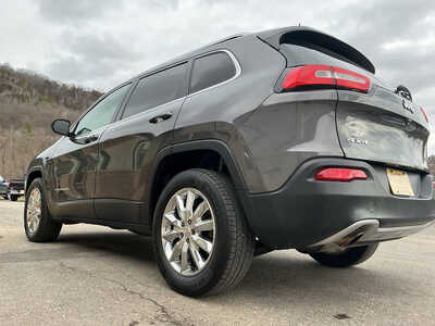 2016 Jeep Cherokee, $7990. Photo 12