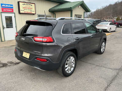 2016 Jeep Cherokee, $7990. Photo 5
