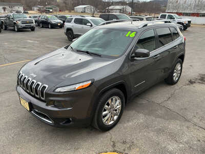 2016 Jeep Cherokee, $7990. Photo 9
