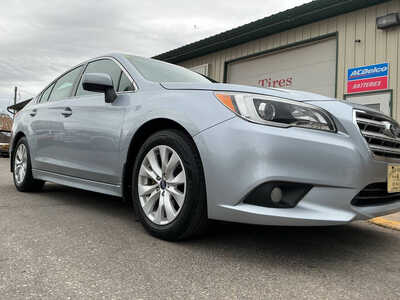 2017 Subaru Legacy, $7990. Photo 11