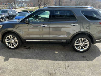 2018 Ford Explorer, $15990. Photo 7