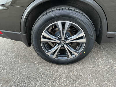 2017 Nissan Rogue, $11990. Photo 12