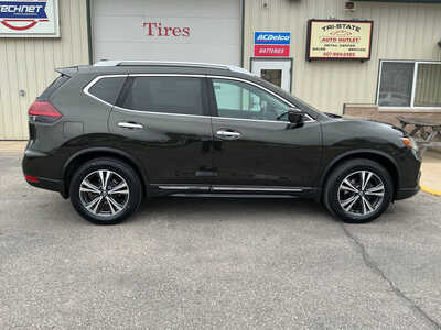 2017 Nissan Rogue, $11990. Photo 4