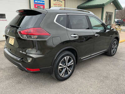 2017 Nissan Rogue, $11990. Photo 5