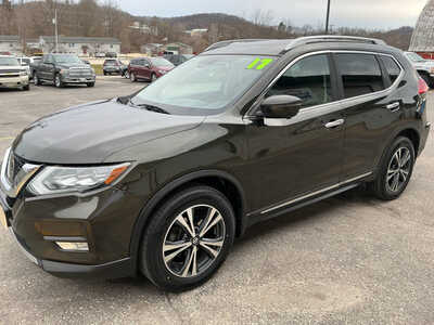 2017 Nissan Rogue, $11990. Photo 9