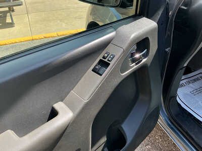 2017 Nissan Frontier, $14990. Photo 10