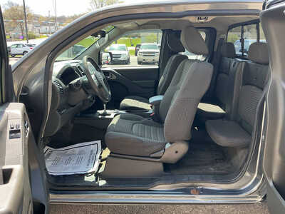 2017 Nissan Frontier, $14990. Photo 12