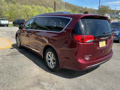 2018 Chrysler Pacifica, $14990. Photo 5