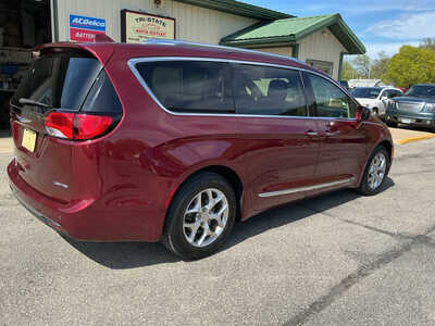 2018 Chrysler Pacifica, $14990. Photo 7
