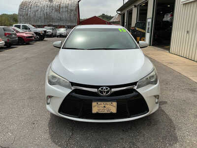 2015 Toyota Camry, $13990. Photo 2