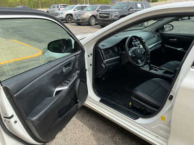 2015 Toyota Camry, $13990. Photo 9