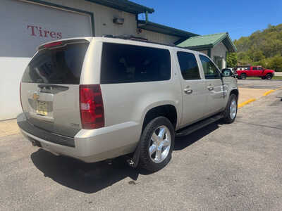2012 Chevrolet Suburban, $7990. Photo 4