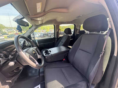 2013 Chevrolet 2500 Crew Cab, $26990. Photo 10