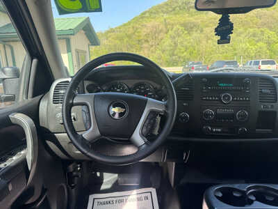 2013 Chevrolet 2500 Crew Cab, $26990. Photo 12
