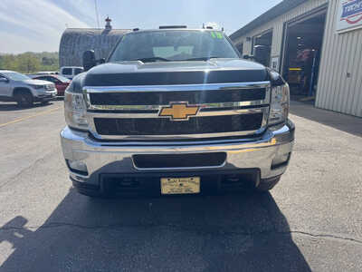 2013 Chevrolet 2500 Crew Cab, $26990. Photo 2