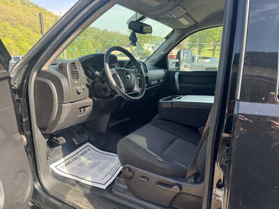 2013 Chevrolet 2500 Crew Cab, $26990. Photo 9