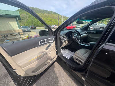 2013 Ford Explorer, $5990. Photo 8