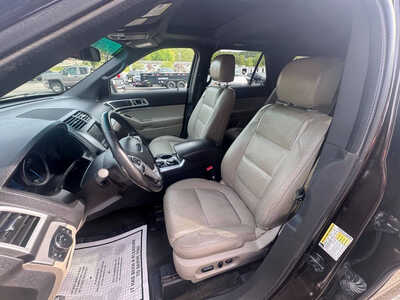 2013 Ford Explorer, $5990. Photo 9