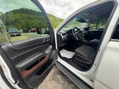 2016 GMC Yukon, $18990. Photo 10