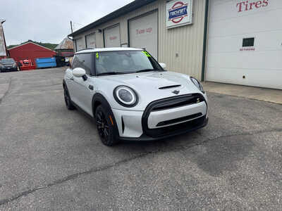 2022 MINI Cooper, $24990. Photo 2