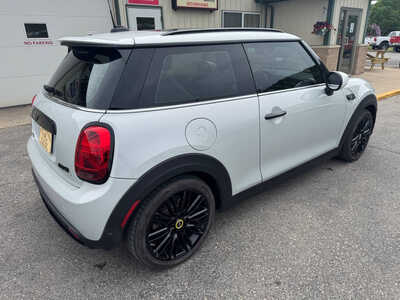 2022 MINI Cooper, $24990. Photo 7