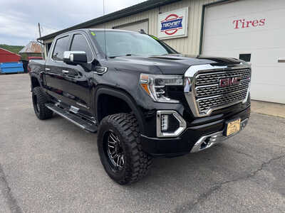 2019 GMC 1500 Crew Cab, $31990. Photo 2