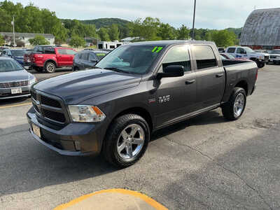 2017 RAM 1500 Crew Cab, $18990. Photo 9