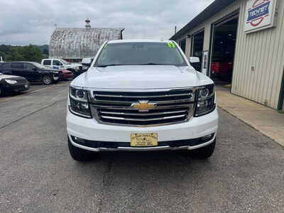 2017 Chevrolet Suburban, $22990. Photo 3
