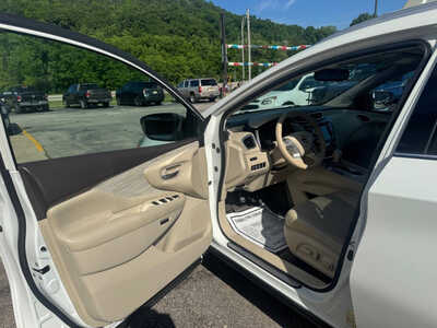 2017 Nissan Murano, $15990. Photo 10